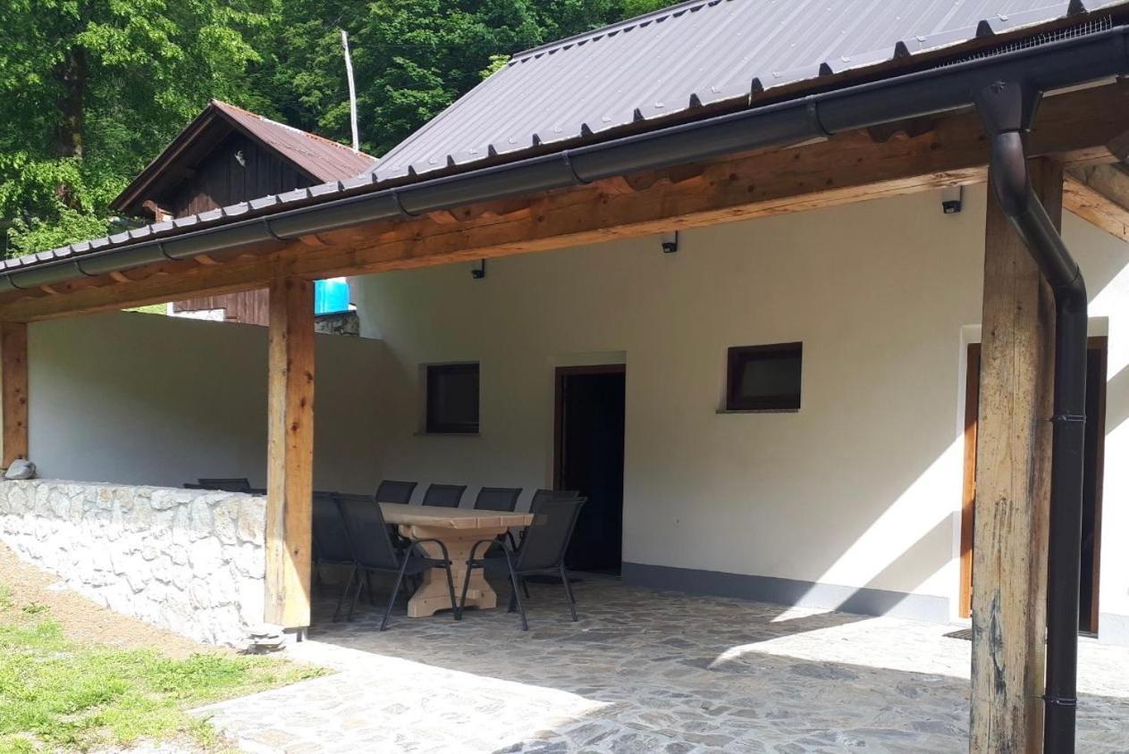 Posestvo Tmzek Villa Бовец Екстериор снимка
